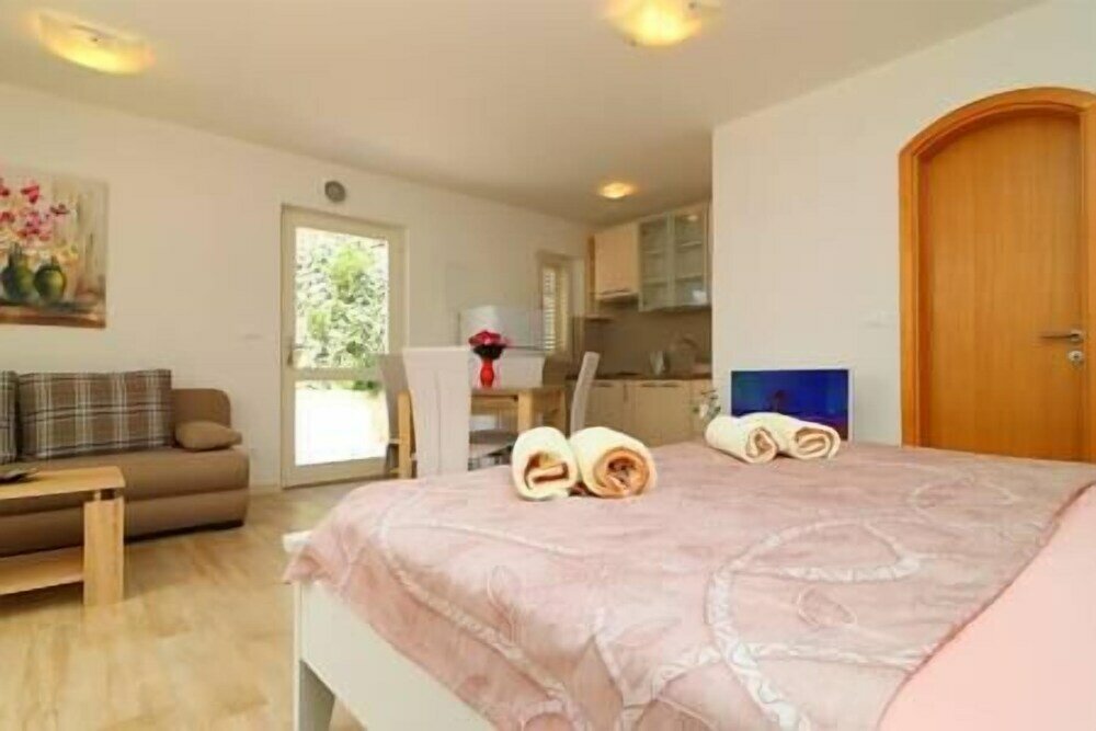 Фото Apartments Seafront Silence