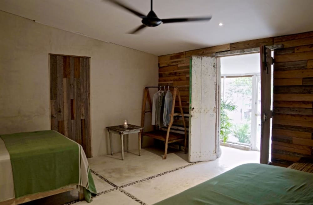 Фото Private oceanfront house - lagoon access