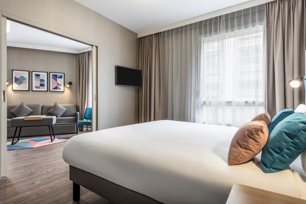 Фото Aparthotel Adagio London Sutton Point