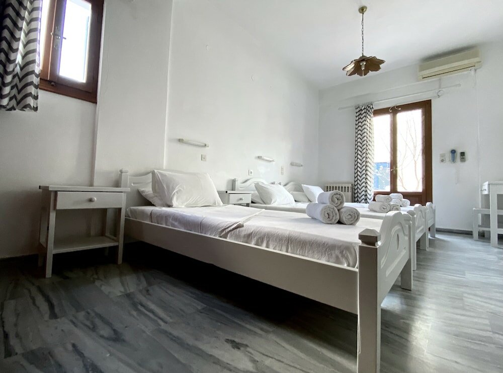 Фото Helliniko Studios - Adults Only