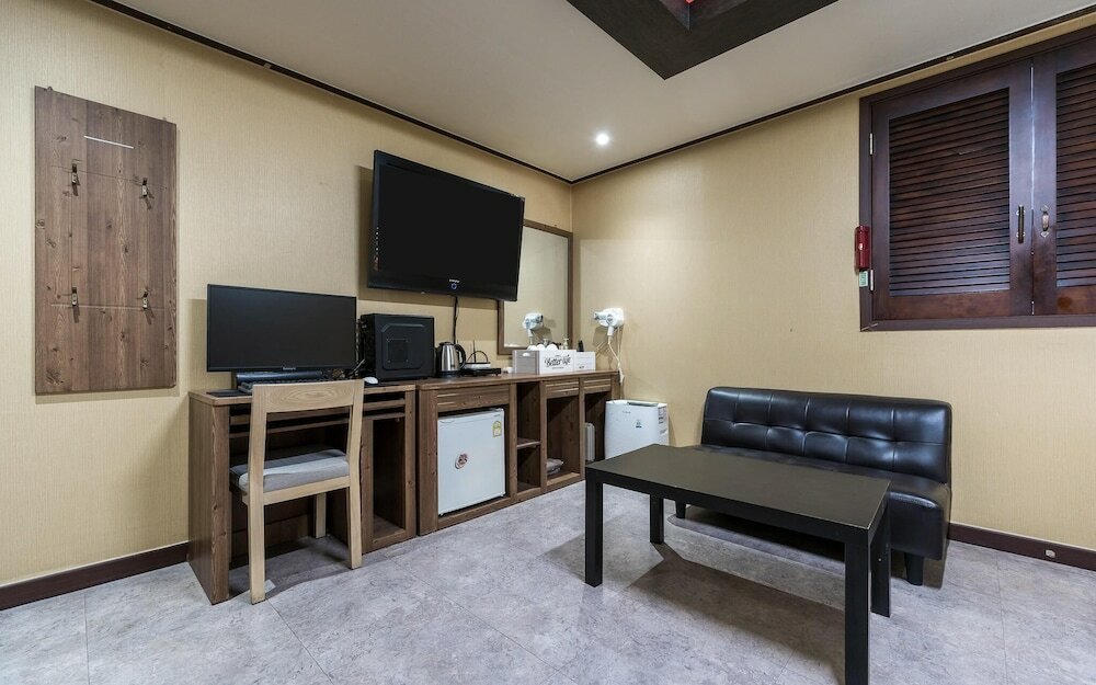 Фото Incheon Black Hole