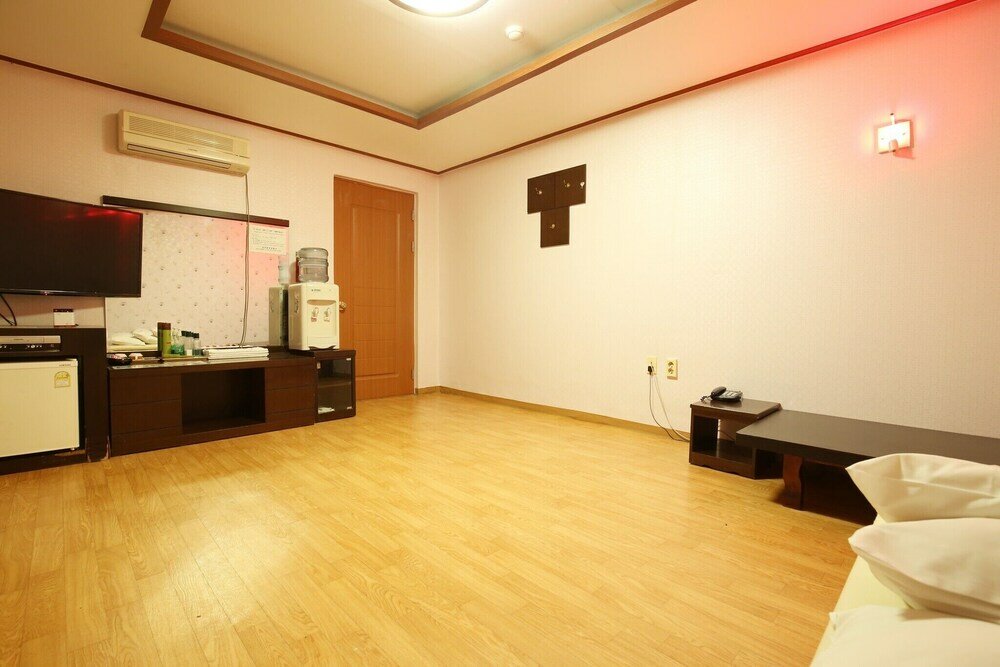 Фото Daejeon Yucheon Co-o