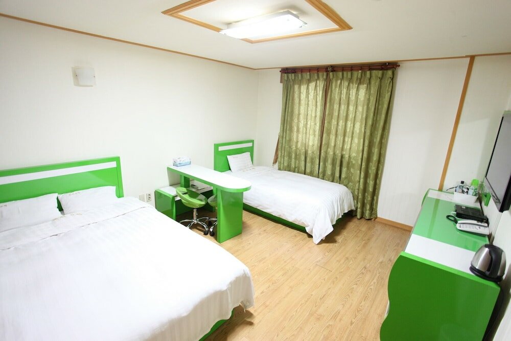 Фото Jeju Happy Hotel