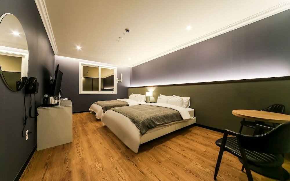 Фото Changwon Jinhae Yongwon Hotel The K