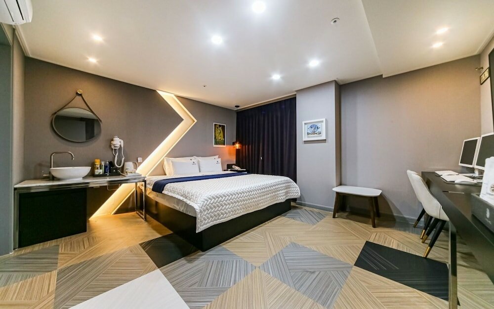 Фото Changwon Boutique Hotel Gung