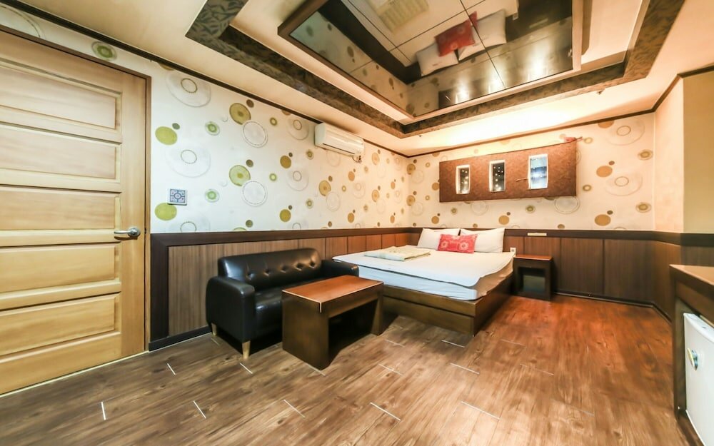 Фото Changwon Jinhae Yongwon Mu