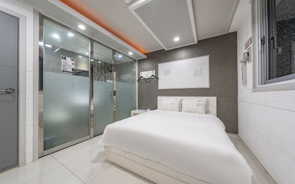 Фото Incheon Crystal Hotel