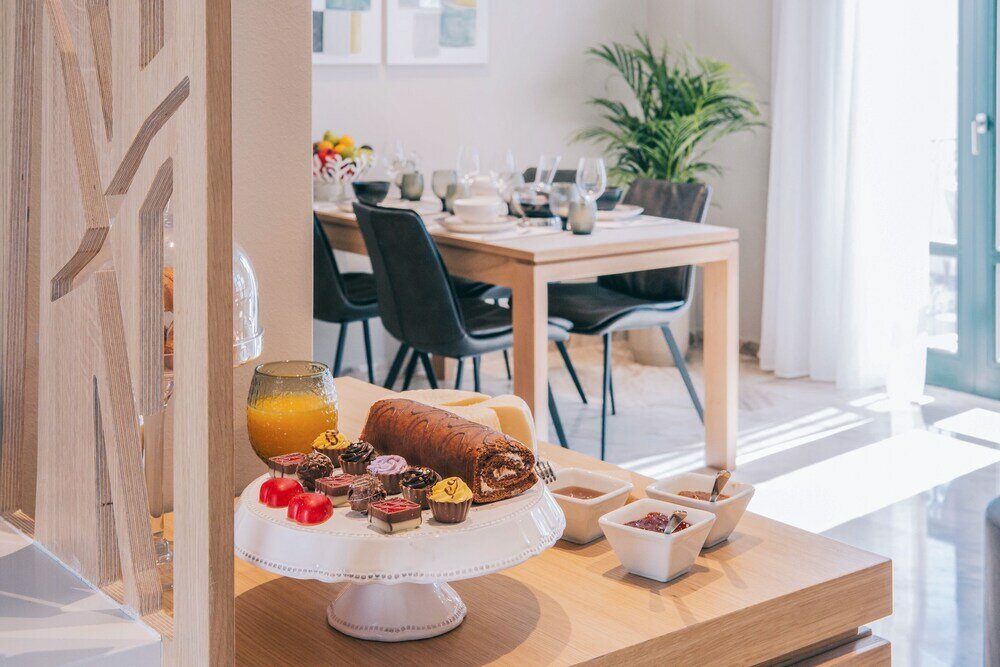 Фото House 8 - Heart of Old Town w Parking