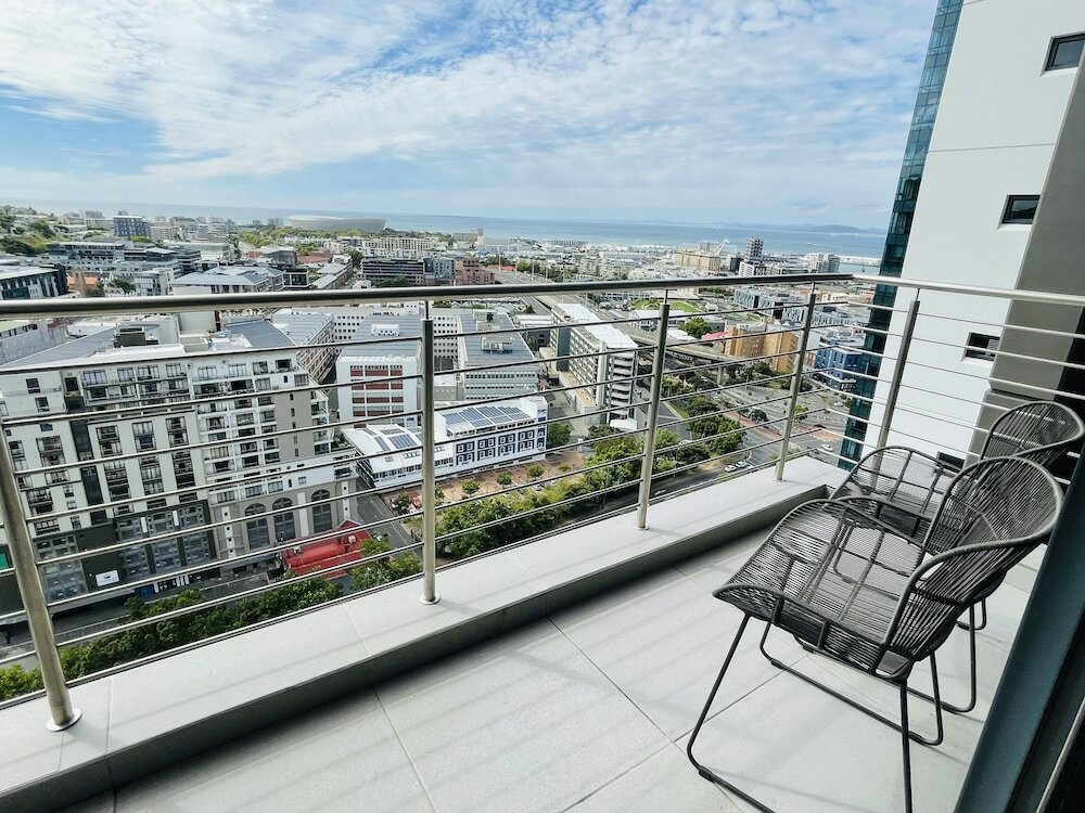 Фото Urban Elephant 16 on Bree