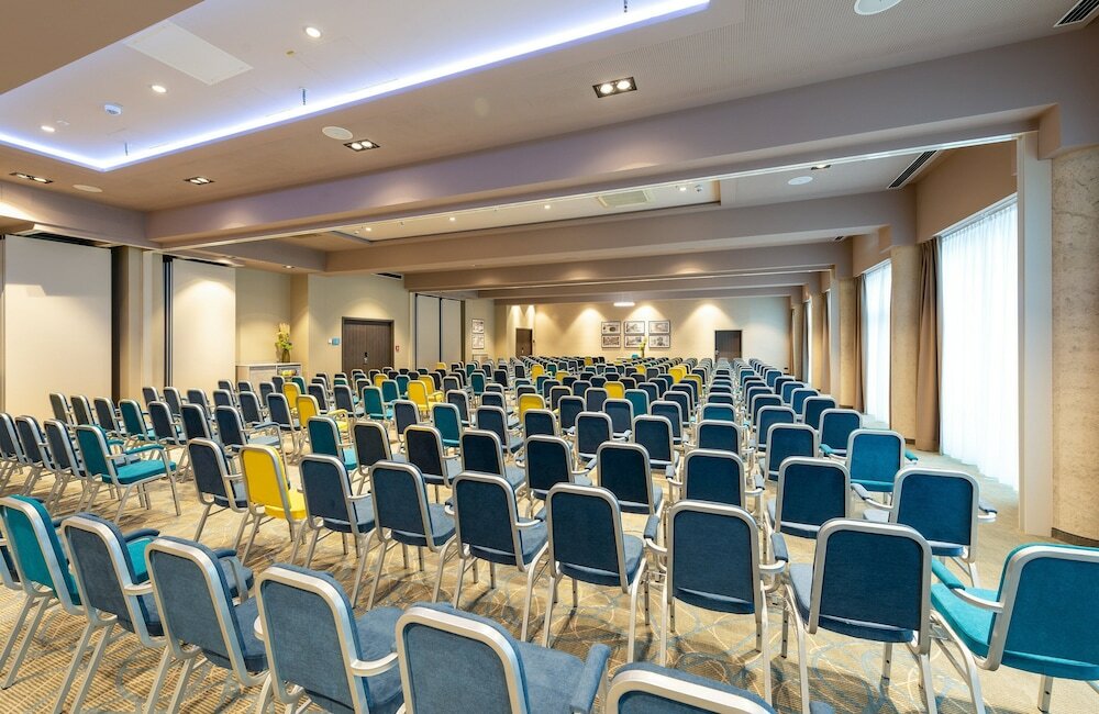 Фото Leonardo Hotel Augsburg