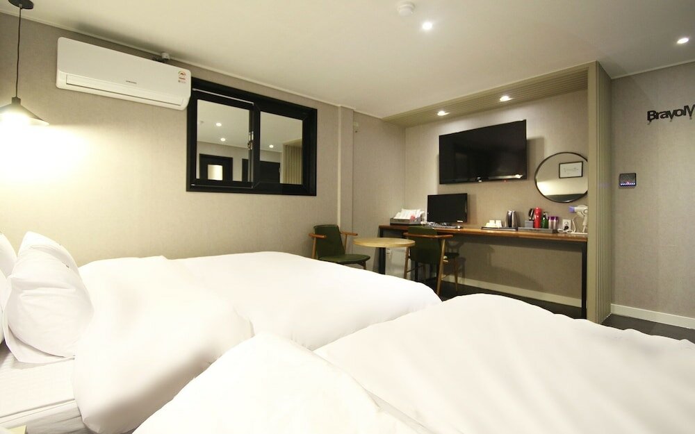 Фото Changwon Jinhae Hotel Two Heart