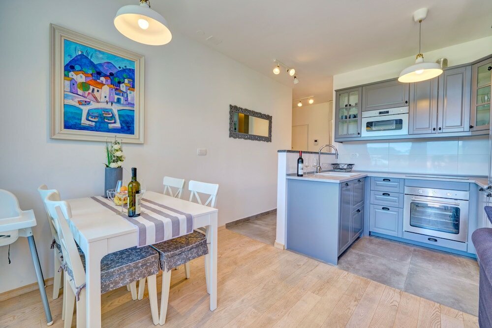 Фото Luxury Seaside Apartment