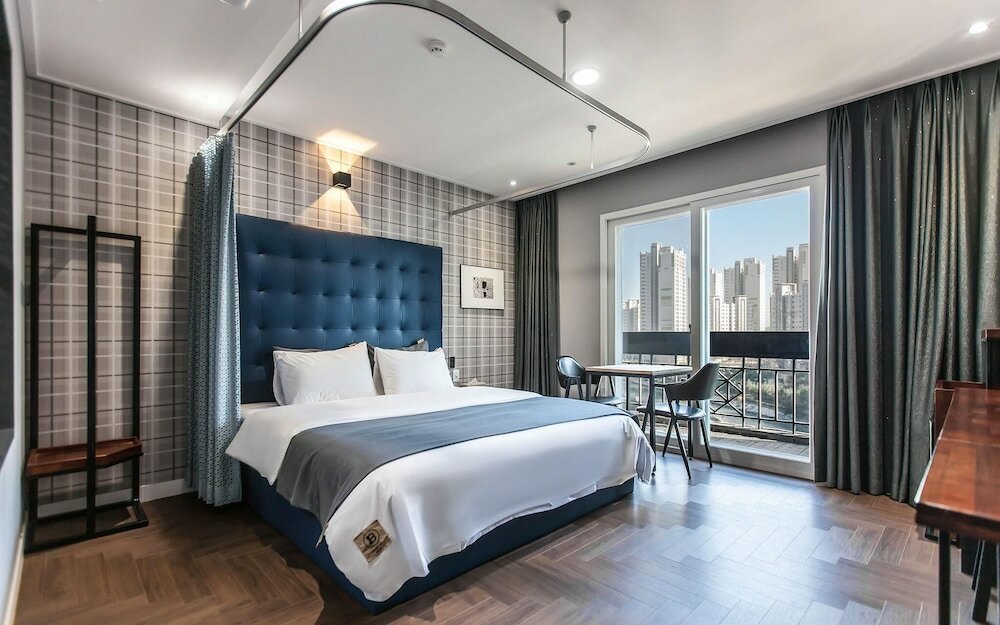 Фото Changwon Jinhae Yongwon Brown Dot Hotel