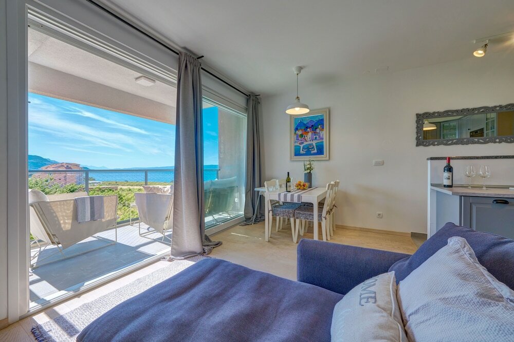 Фото Luxury Seaside Apartment