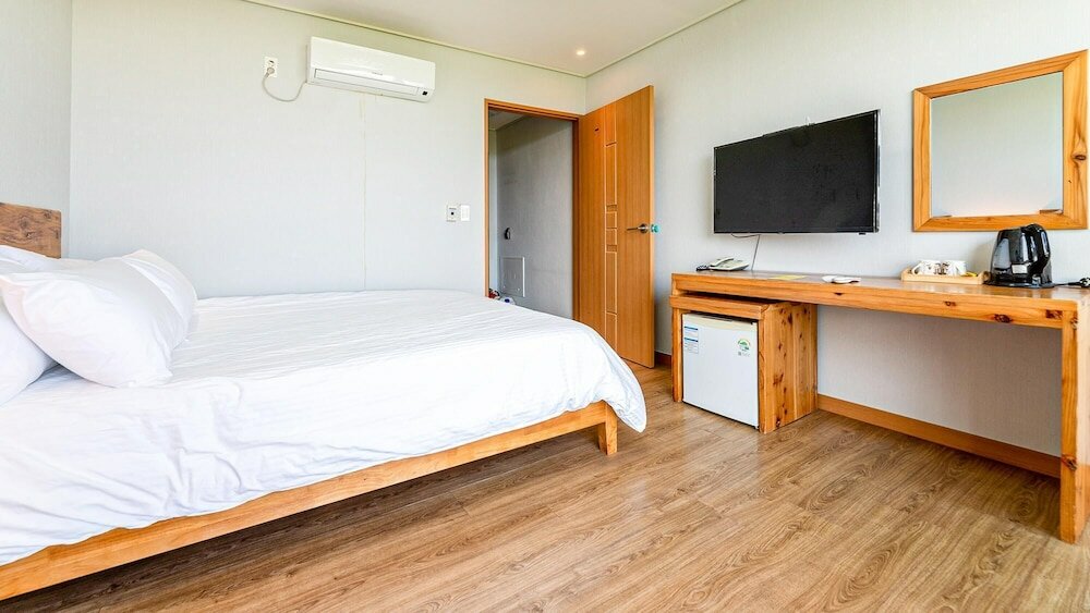 Фото Jeju Dodubong