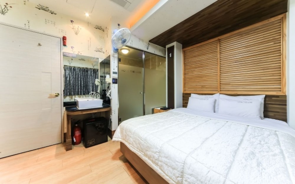 Фото The Lux Tourism Hotel Geoje