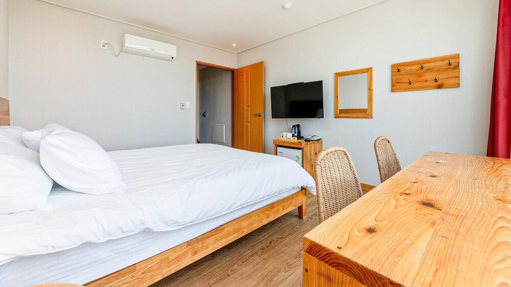 Фото Jeju Dodubong