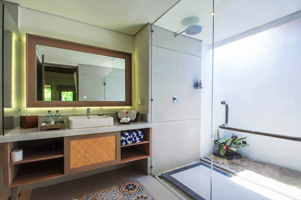 Фото Nirwana Beach & Resort