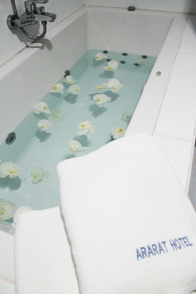 Фото Ararat Hotel