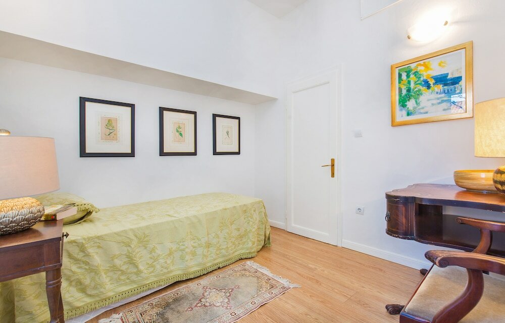 Фото Steps Old Town Apartments by Irundo