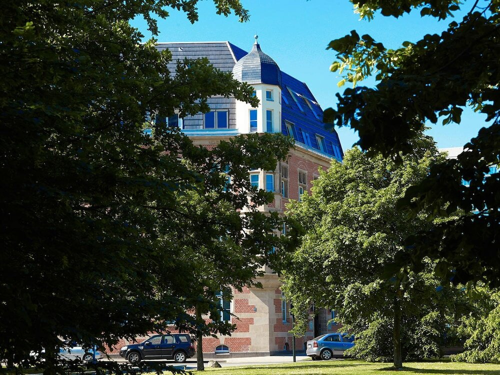 Фото The Red Apartments