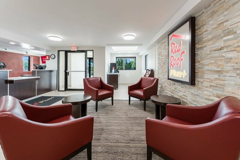 Гостиница Red Roof Inn Plus+ Columbus - Worthington в Колумбусе