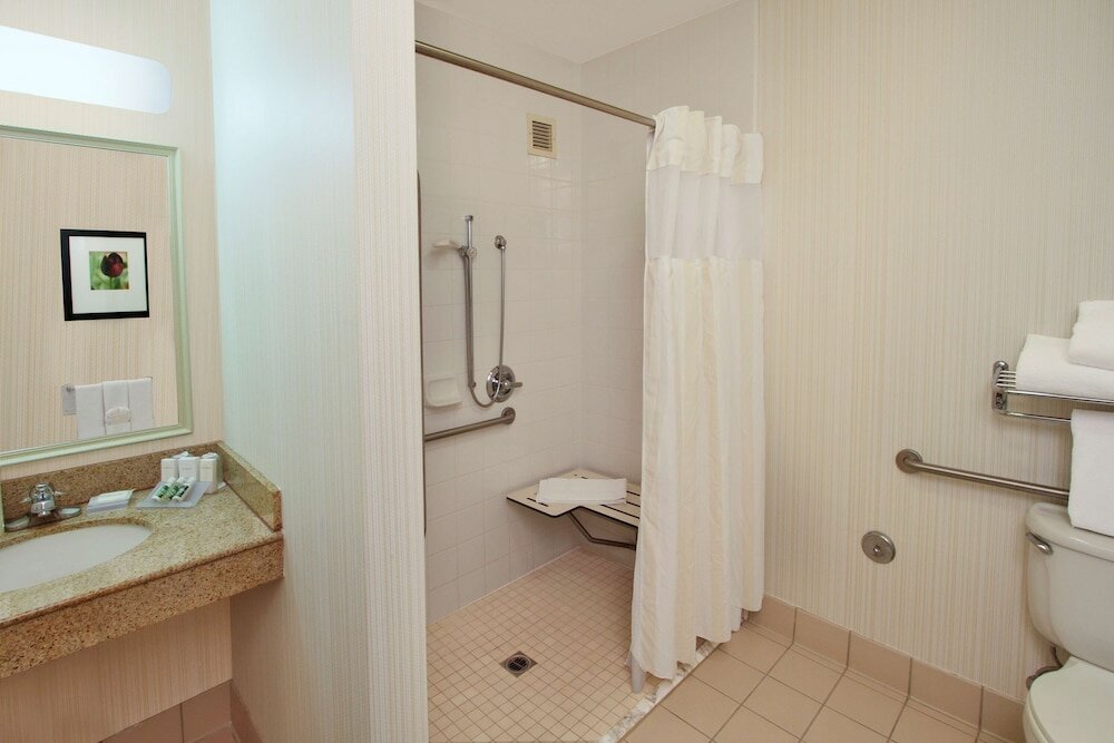 Фото Hilton Garden Inn Calabasas