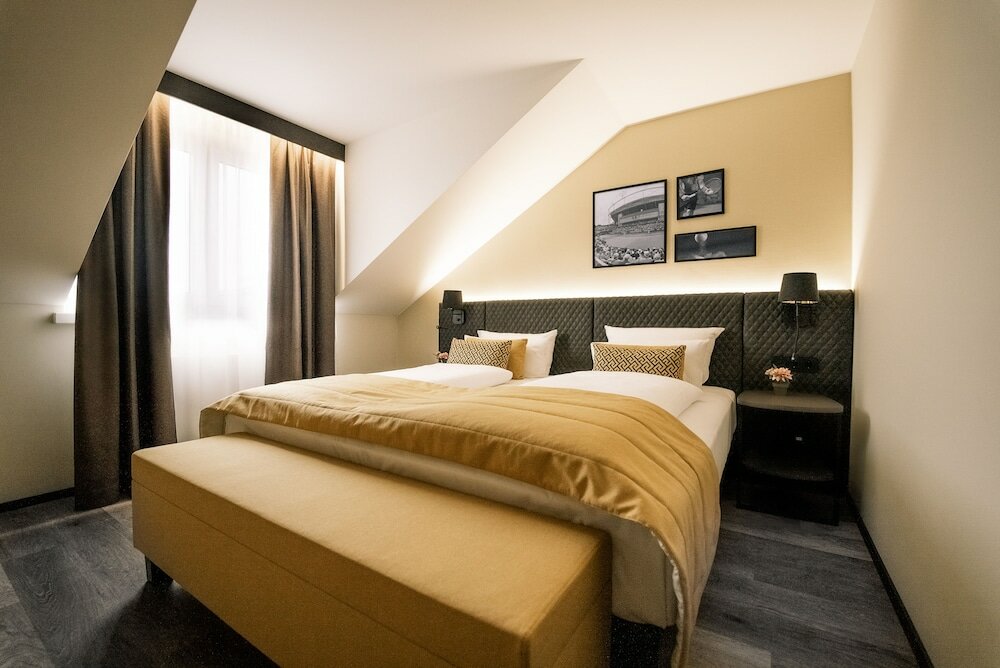 Фото Court Hotel