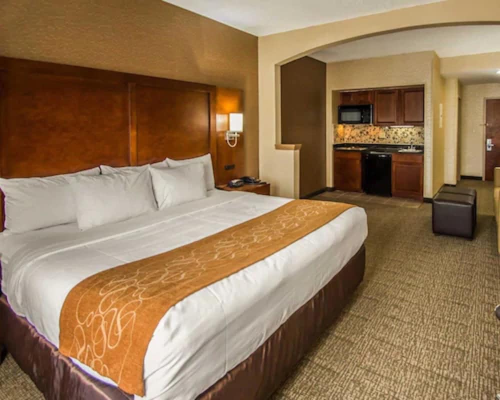Фото Quality Suites Nyc Gateway