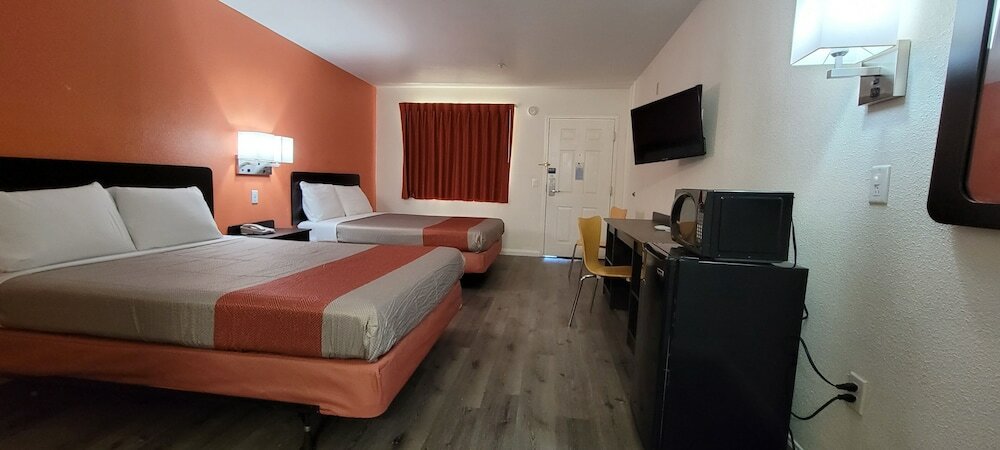 Фото Motel 6 Santa Nella, Ca - Los Banos