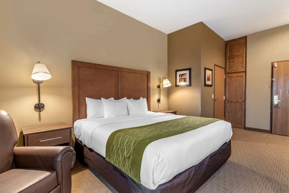 Фото Comfort Inn Warrensburg Station