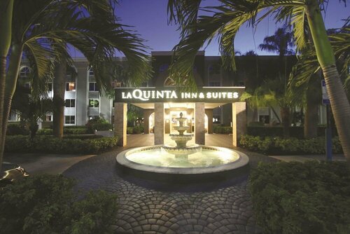 Гостиница La Quinta Inn & Suites by Wyndham Coral Springs South в Корал Спрингс