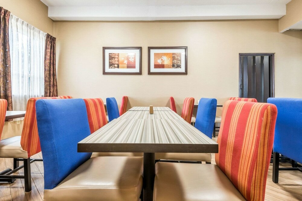 Фото Comfort Inn & Suites Barrie
