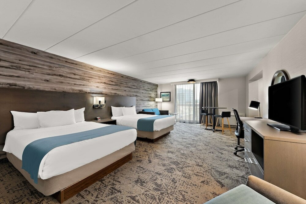 Фото Best Western Parkway Hotel Toronto North