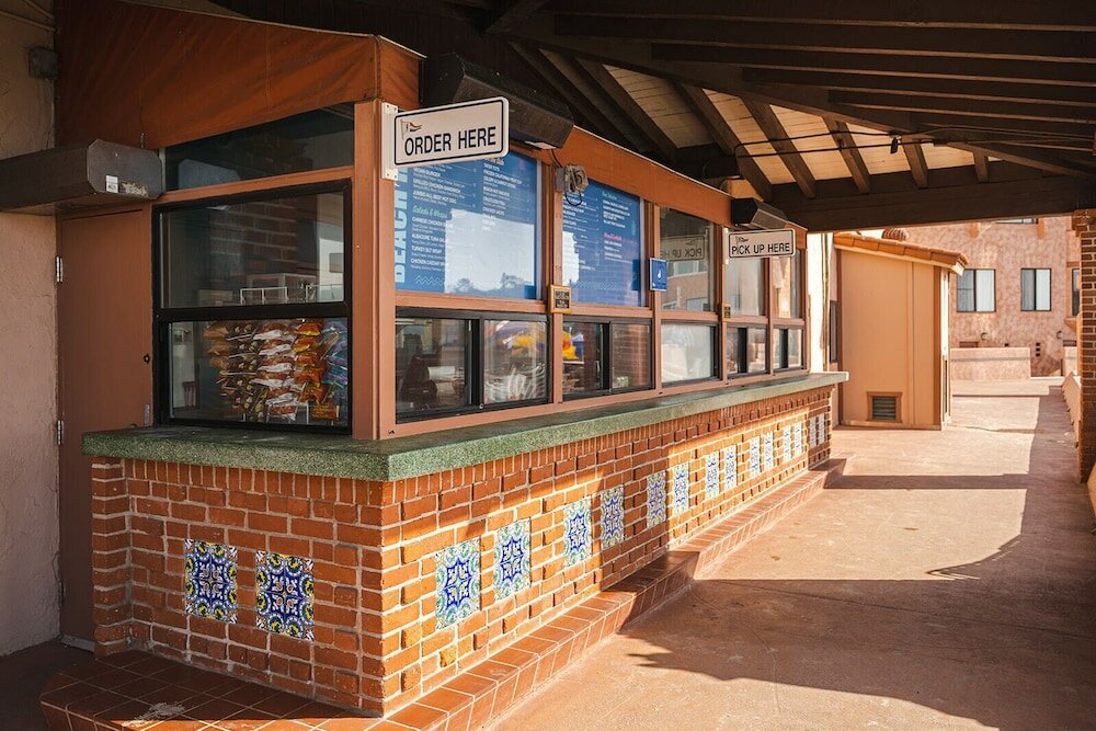 Фото La Jolla Beach and Tennis Club