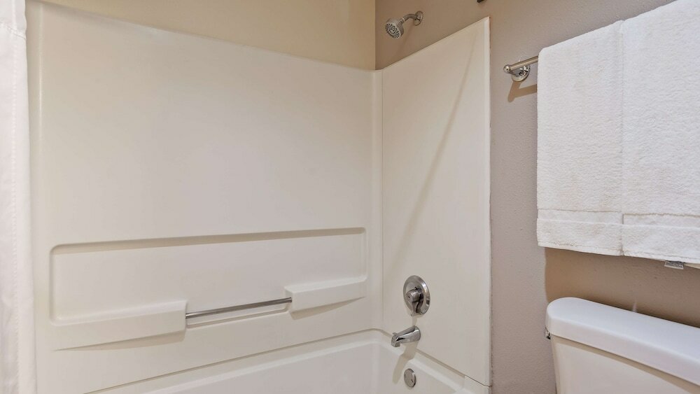 Фото SureStay Hotel by Best Western Albuquerque Midtown