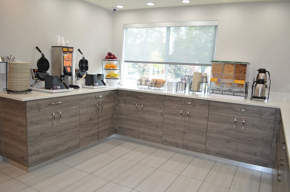 Фото Comfort Inn & Suites Beaverton - Portland West