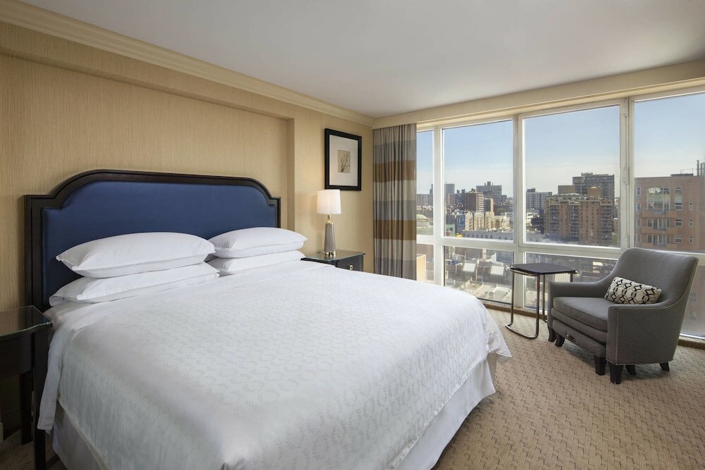 Фото Sheraton LaGuardia East Hotel
