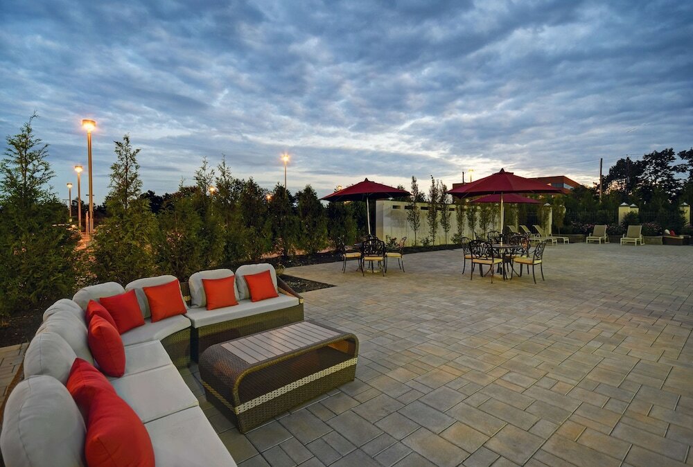 Фото Hilton Hasbrouck Heights