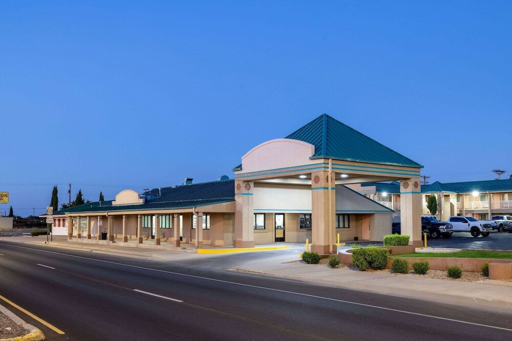Фото Days Inn by Wyndham Roswell