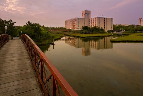 Гостиница Coconut Malorie Resort Ocean City a Ramada by Wyndham