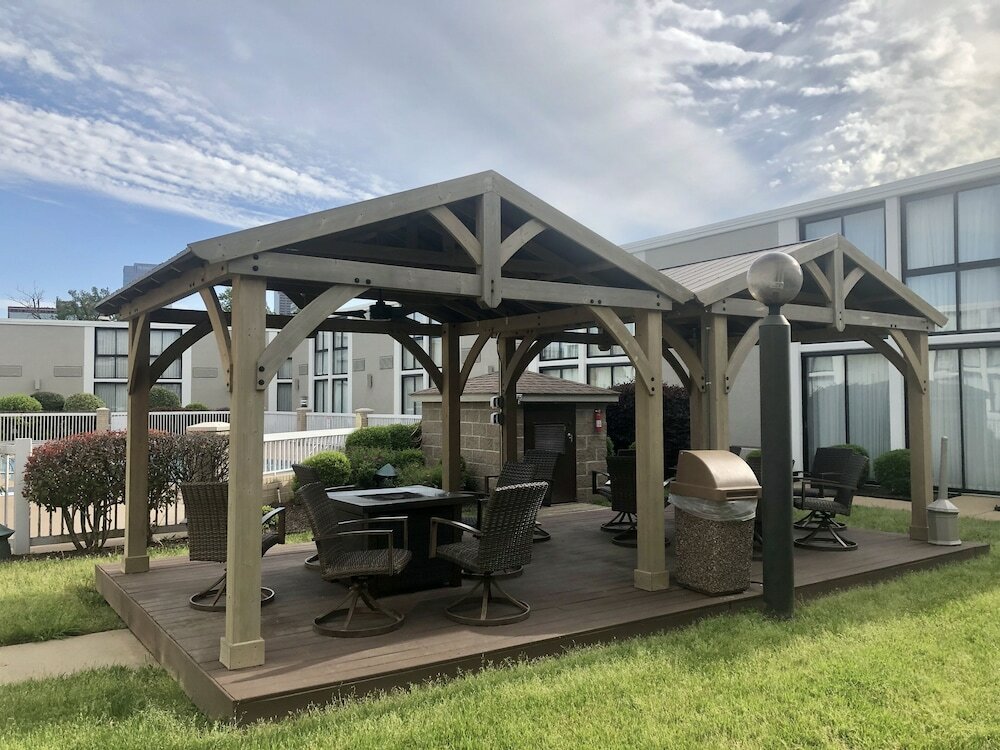 Фото Wyndham Riverfront Little Rock