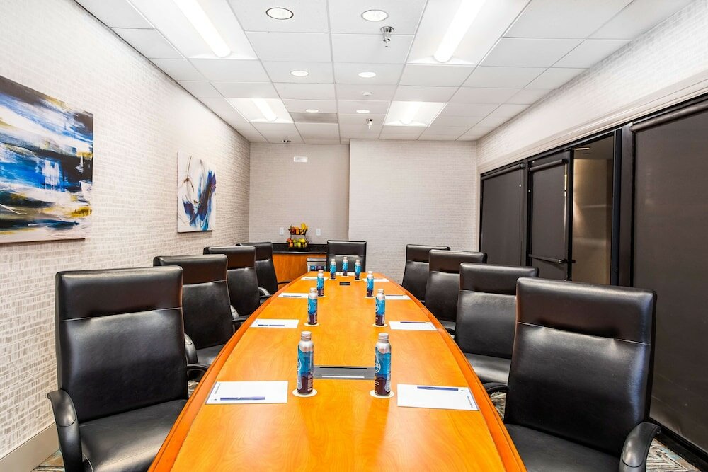 Фото DoubleTree by Hilton Carson