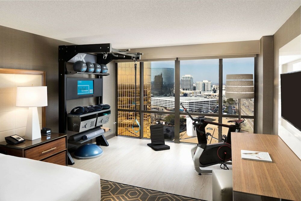 Фото DoubleTree by Hilton Dallas - Campbell Centre