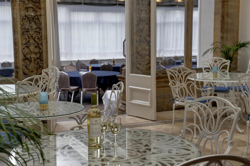 Фото Best Western Shrubbery Hotel