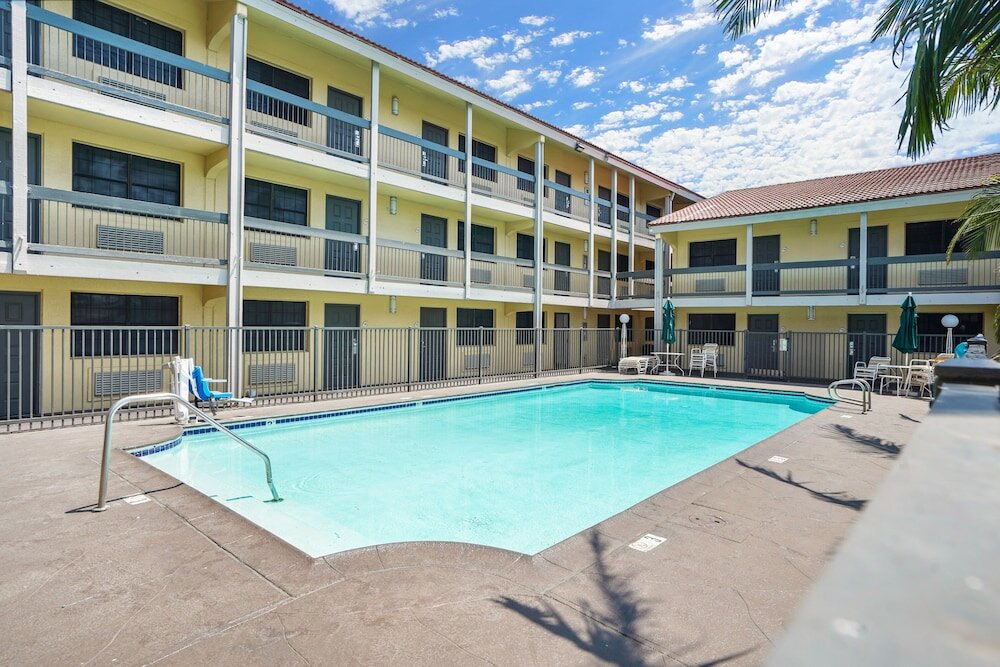 Фото La Quinta Inn by Wyndham Costa Mesa Newport Beach