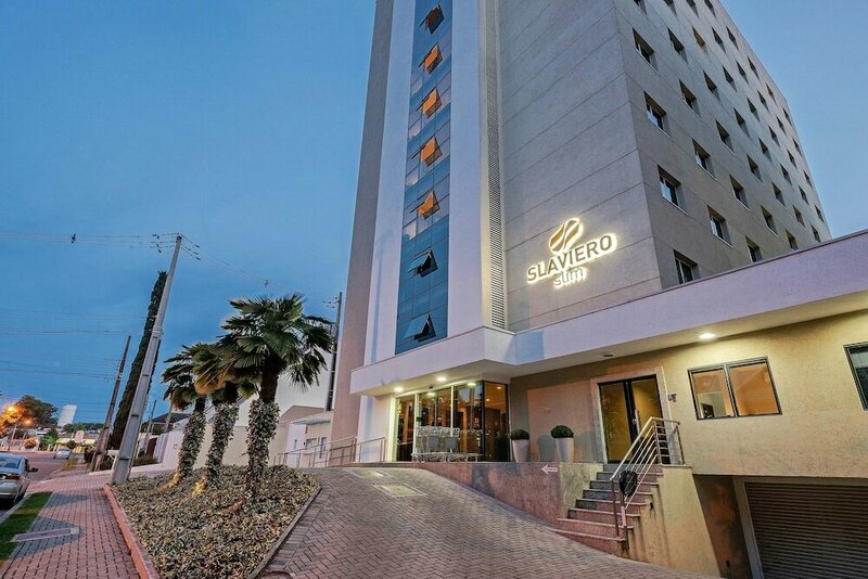 Гостиница Slim Curitiba AV. das Torres в Куритибе
