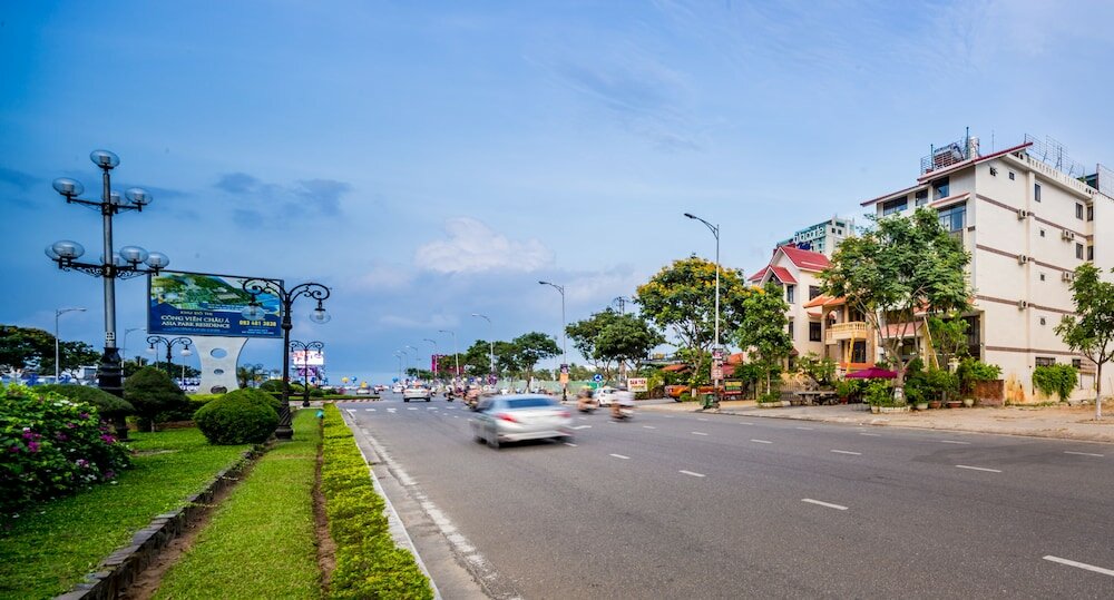 Фото La Maison Da Nang Beach