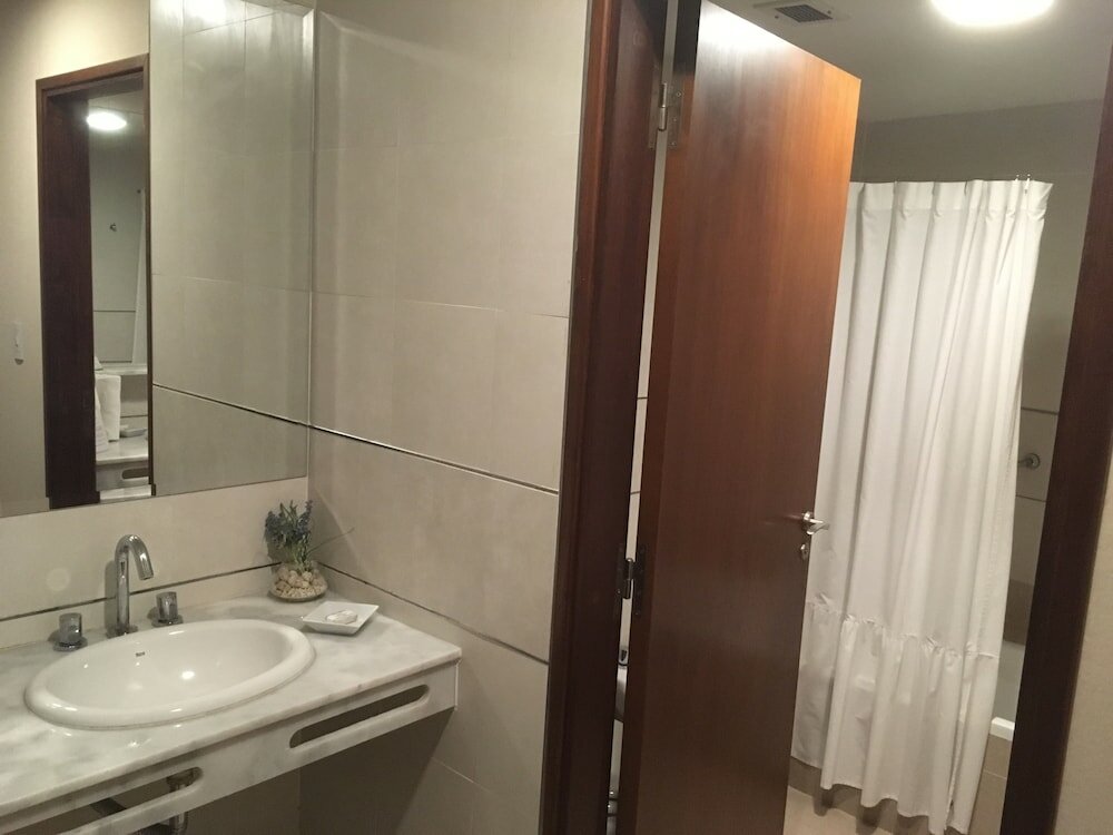 Фото Howard Johnson by Wyndham Yerba Buena