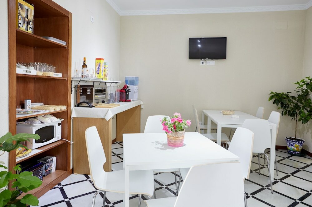 Фото Hostal Campo Nuevo